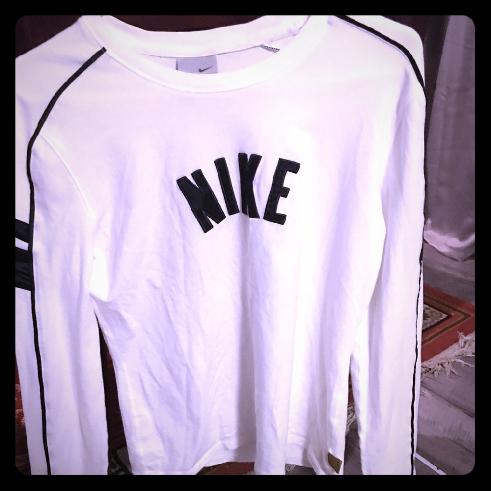 Women’s Long sleeve Nike shirt